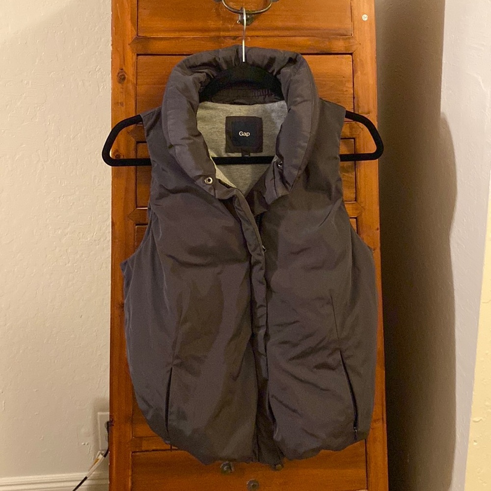 Gap Puffer vest. Size Small.